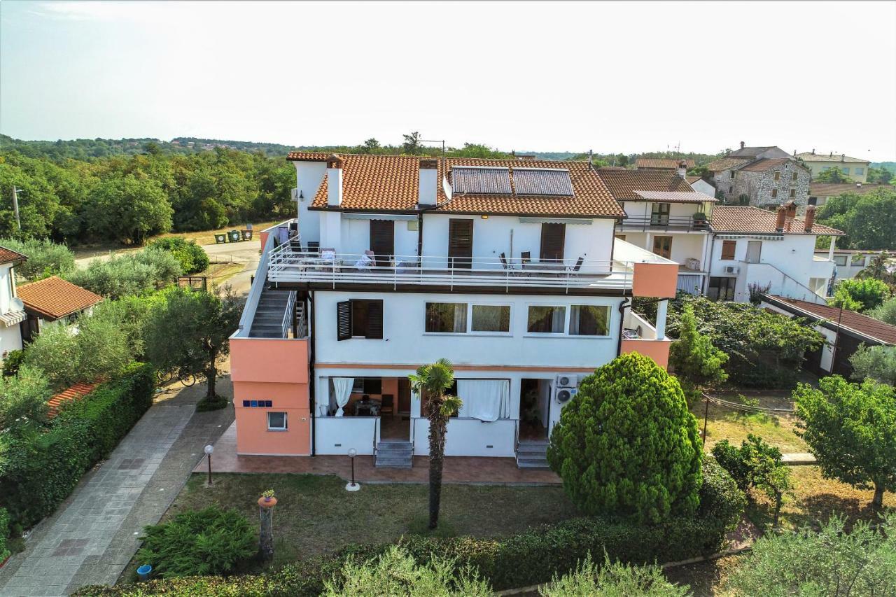 Apartments Villa Adamovic Umag Eksteriør bilde