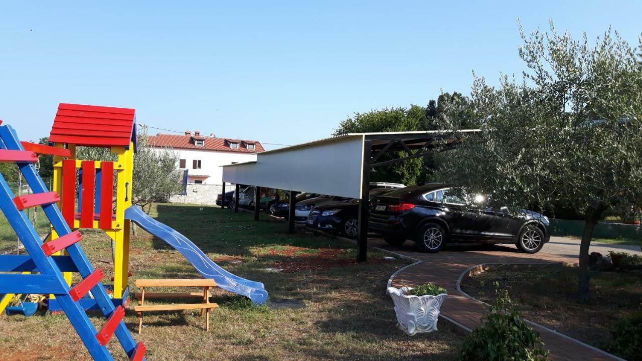 Apartments Villa Adamovic Umag Eksteriør bilde